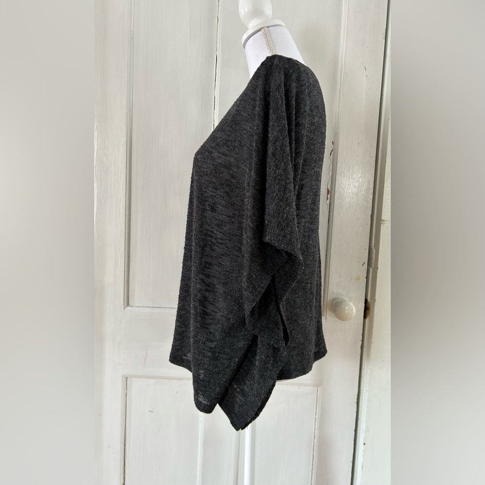 Lightweight Grey Maternity Poncho Sweater size Small - Picture 2 of 5